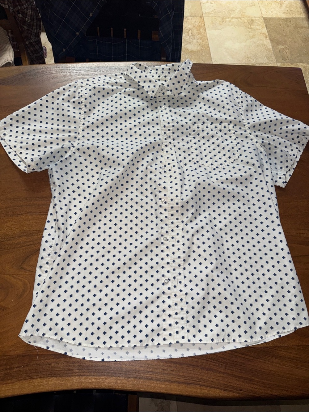 Gibson White Short-Sleeve Button-Down with Navy Diamond Print